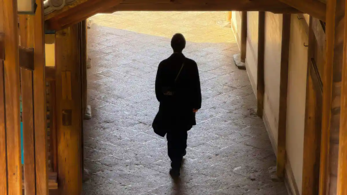 マッチングアプリのプロフィールで、相手の嘘を見抜く方法